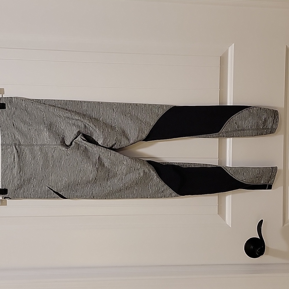 Nike Pro Dri Fit Grey Black Athletic Leggings Size Small - Picture 4 of 9